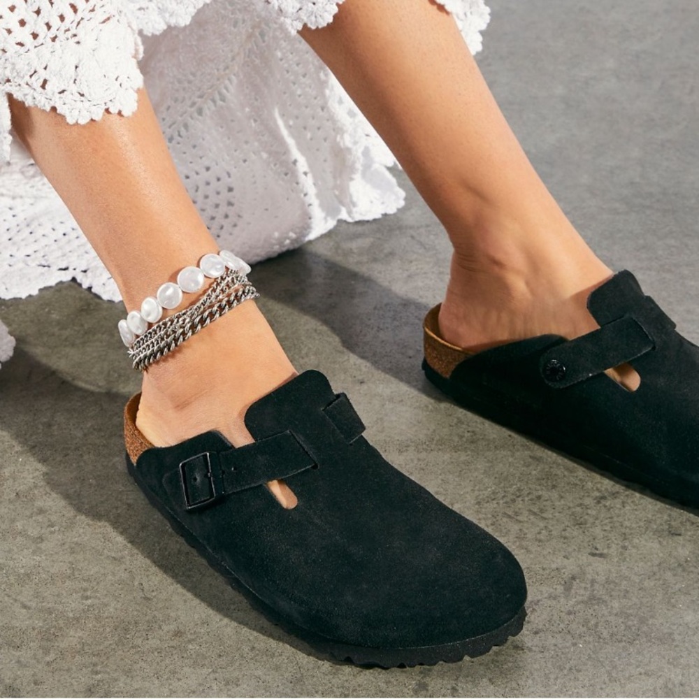 Birkenstock Bostons - Black